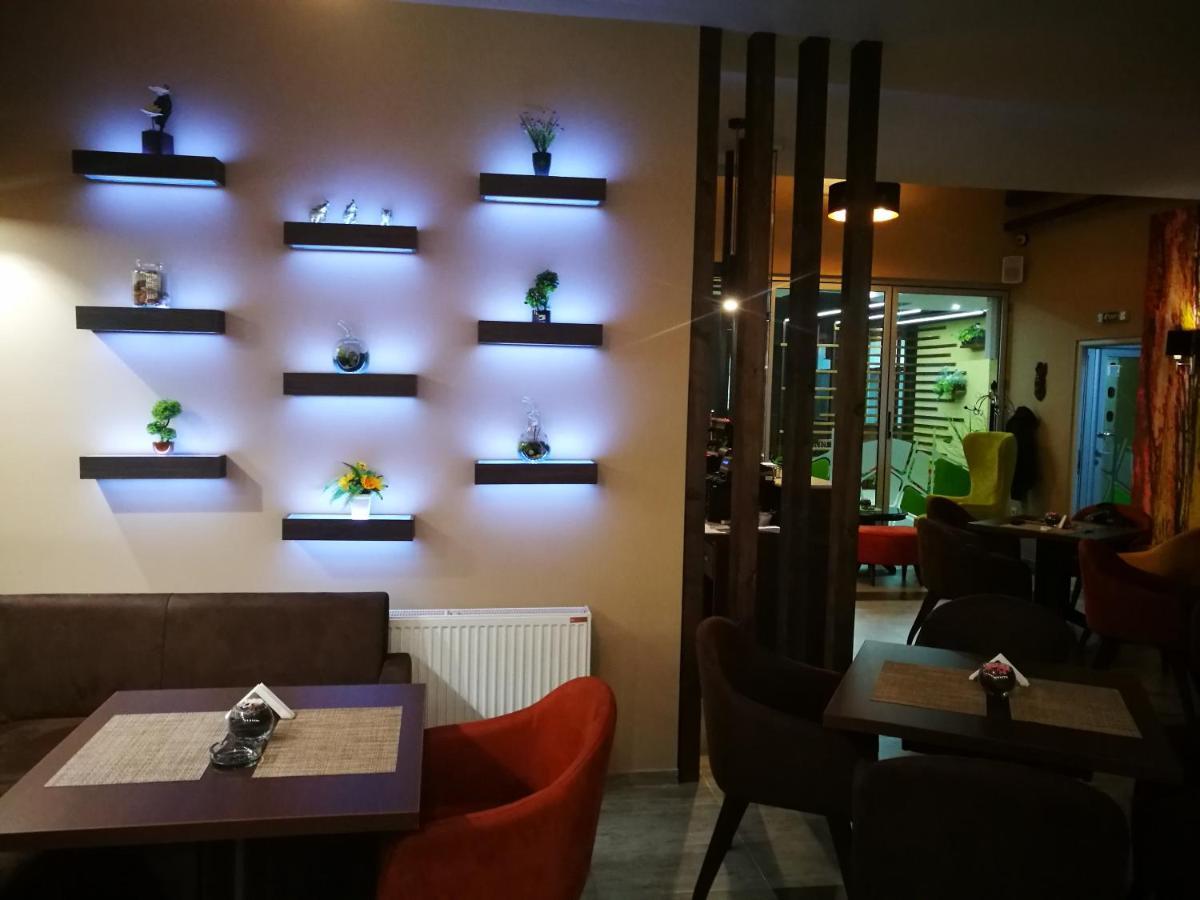Bed & Breakfast Park Gate Враня Екстериор снимка